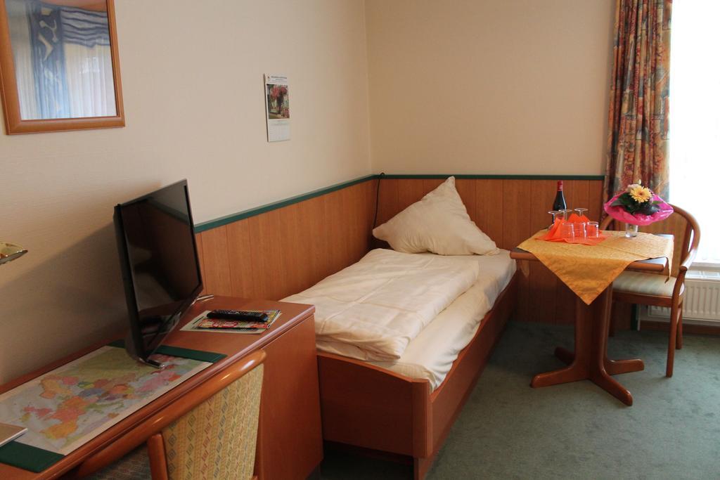 Hotel Ideal Любек Номер фото